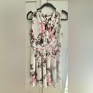 Elegant Spring Keyhole Floral Dress
